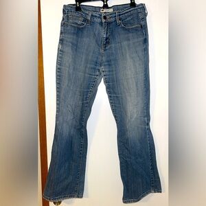 Levi women’s jeans 30x32